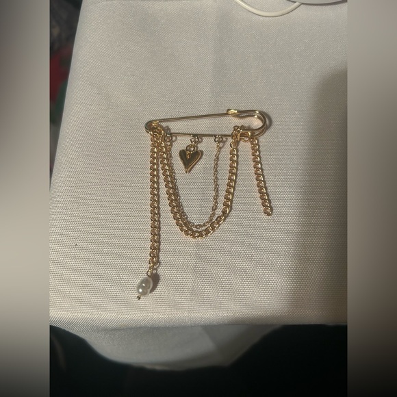 Gold Heart Multi-Chain Safety Pin Brooch - Women Jewelry - Picture 2 of 2